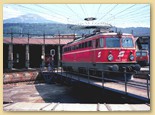 E 1042 614-6 (auf Drehscheibe) in Innsbruck  
